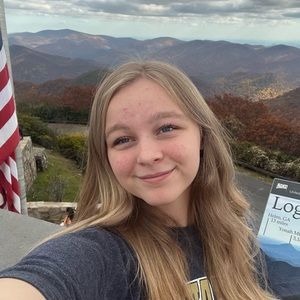 Meet your Posher, Kellie